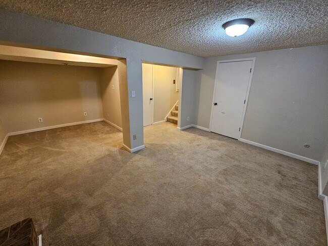 Building Photo - Charming 3-bedroom, 2-bathroom home