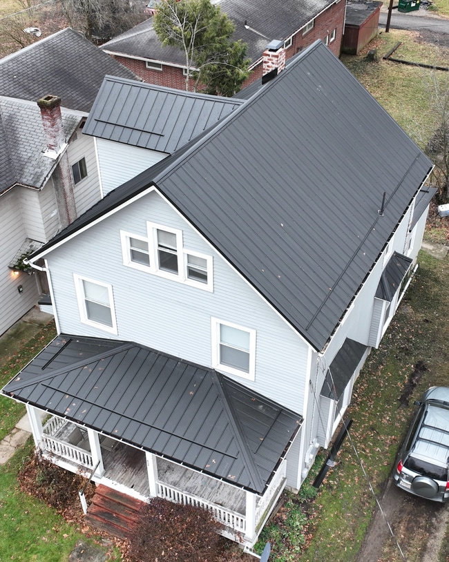 Building Photo - 652 N Bever St