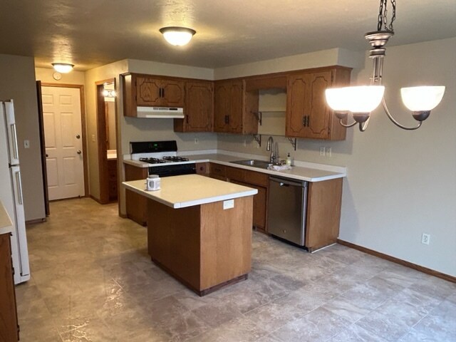 Building Photo - 2478 Bellevue St
