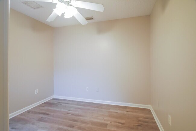 Building Photo - 1869 Enterprise Ave