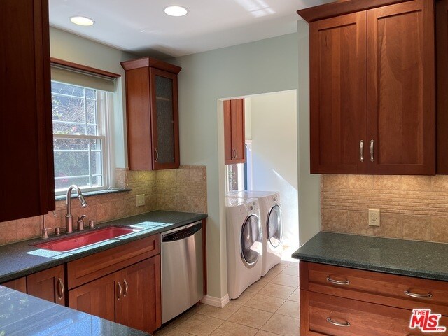 Building Photo - 511 N Sweetzer Ave