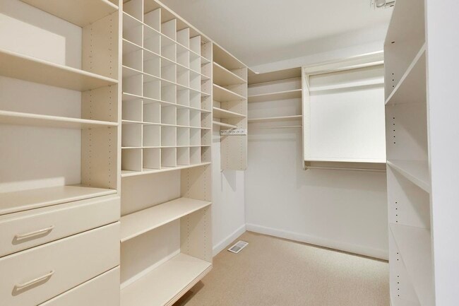 Building Photo - 417 Ashbury Dr