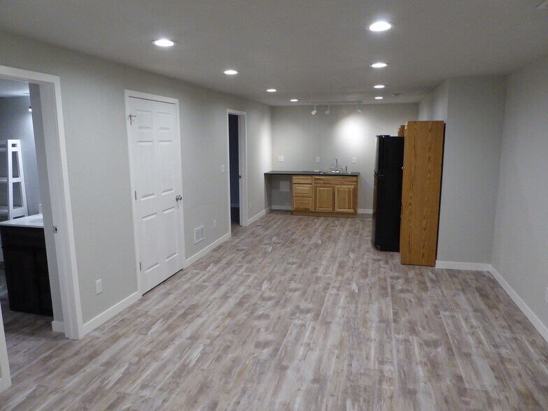 Building Photo - 1020 Andrews Peak Dr