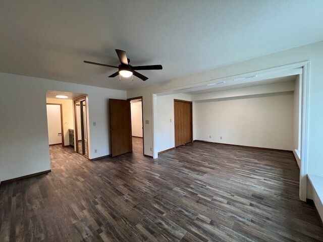 Building Photo - 3951 Fairway Hills Dr