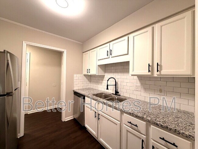 Building Photo - 4840 N New Hope Rd