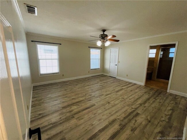 Building Photo - 2061 NE Hoya Calle