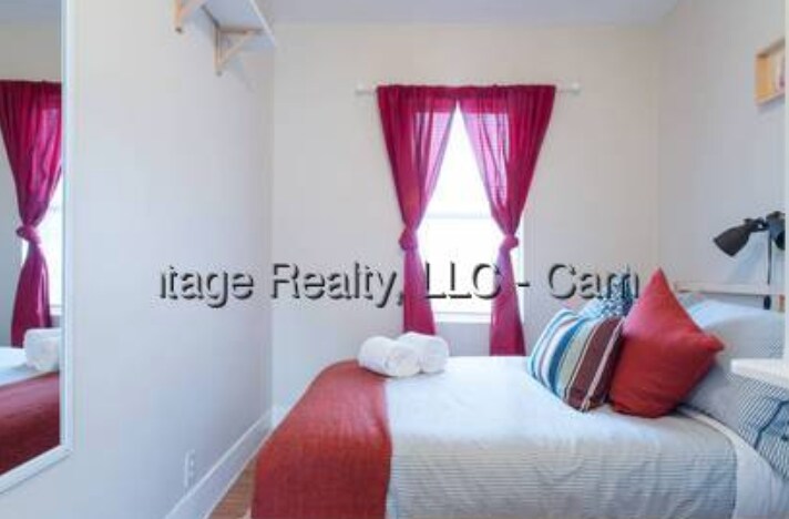 Building Photo - 256 Hurley St