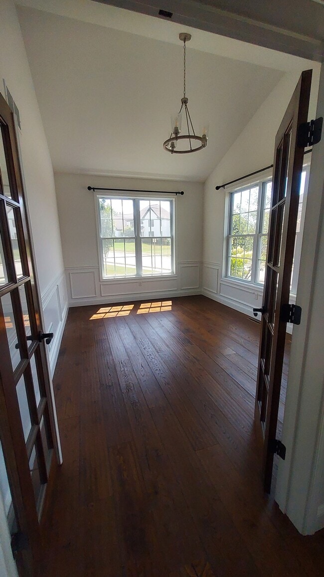 Building Photo - 1295 Needham Cir E