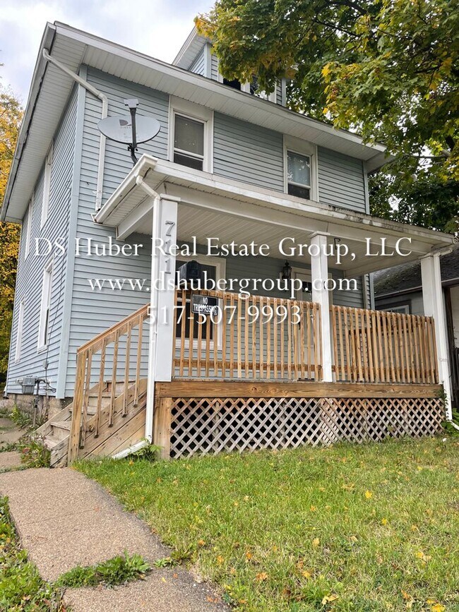 Primary Photo - 711 Baker St