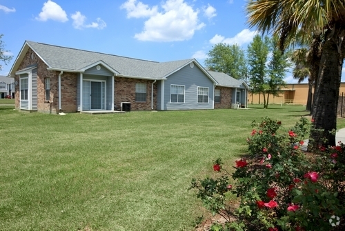 Building Photo - Turnberry Townhomes