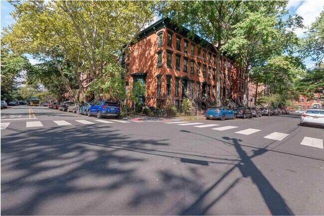 Building Photo - 238-240 9th St