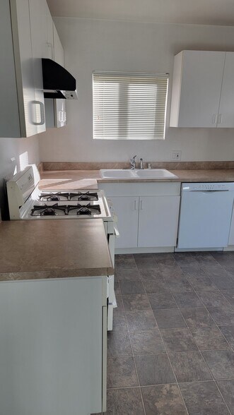 Building Photo - 2204 Aviation Way