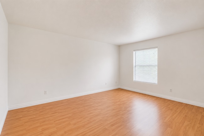 Building Photo - 2606 S Durango Dr