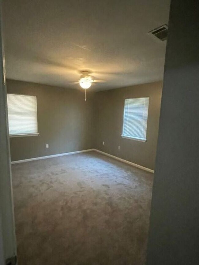 Building Photo - Coming Soon West Conway With Bonus Room