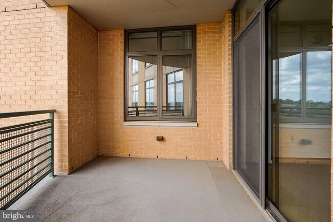 Building Photo - 2720 S Arlington Mill Dr