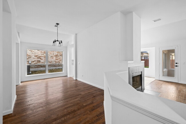 Building Photo - 6408 Back Bay Ln