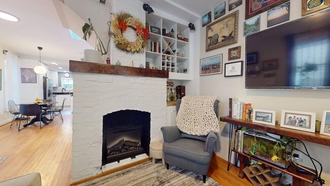 Building Photo - 1328 Morris Rd SE