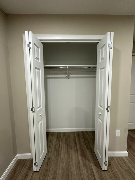 Building Photo - 64 Willard St