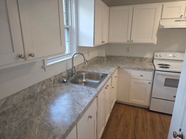 Primary Photo - 4 S Cannon Dr