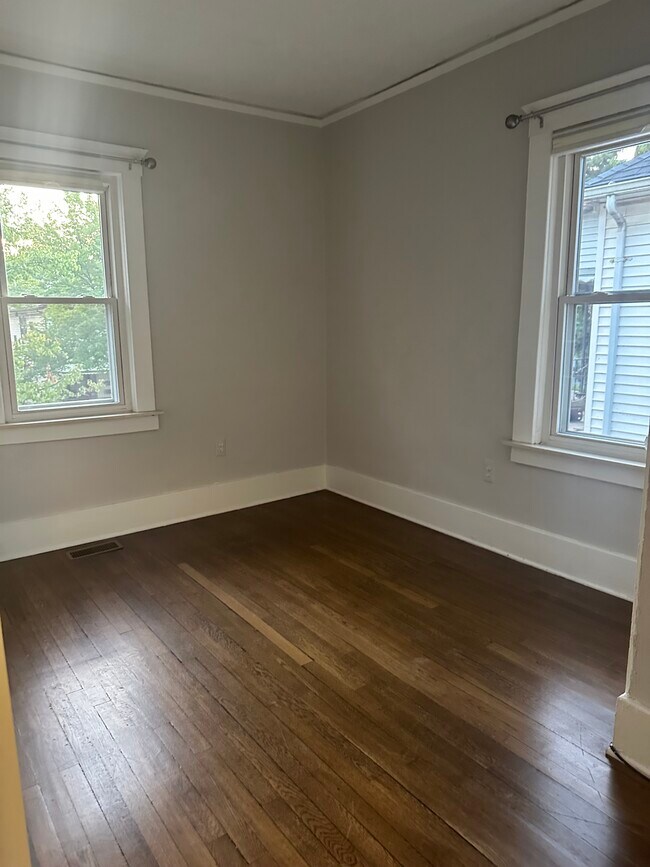 Building Photo - 1305 Wayburn St