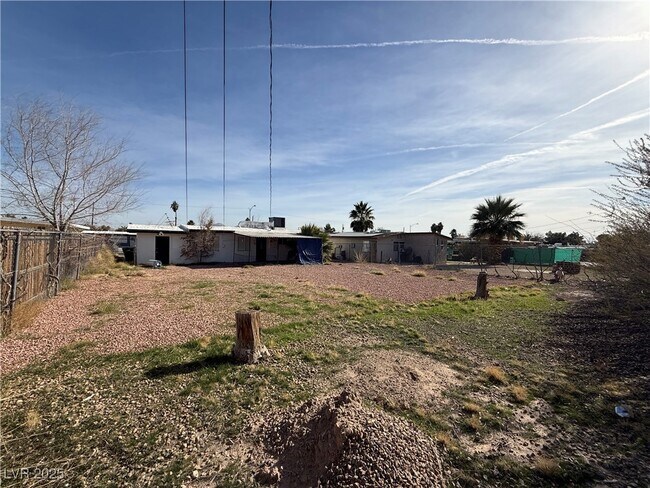 Building Photo - 2721 N Webster St