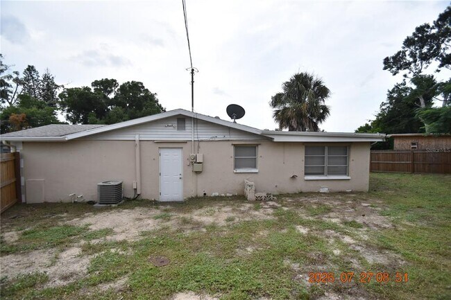 Building Photo - 3221 Topp Dr