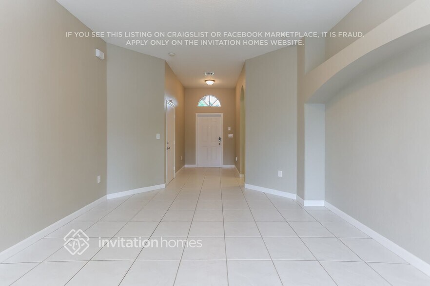 Building Photo - 15220 SW 10th St