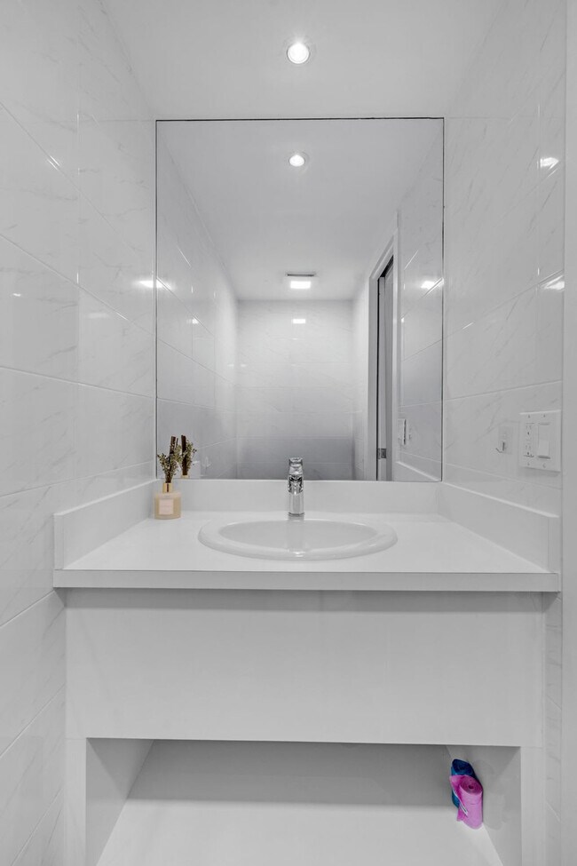 Building Photo - 468 Golden Isles Dr