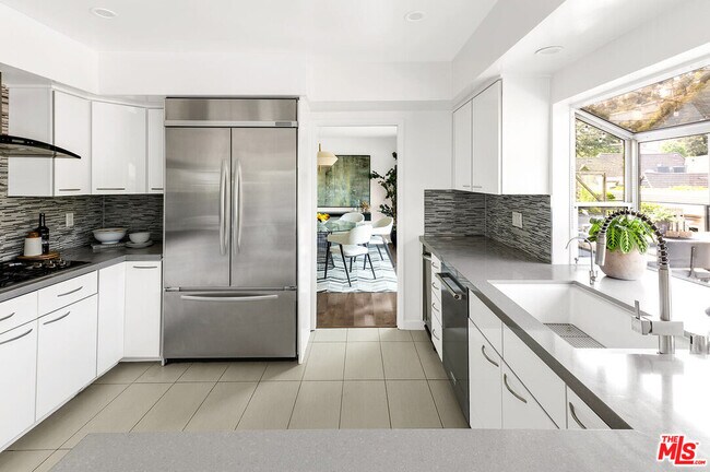 Building Photo - 3360 Ley Dr