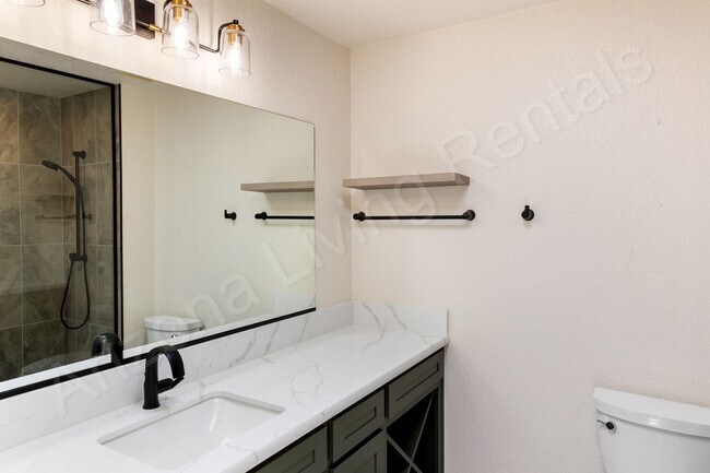 Building Photo - SPACIOUS CONDO WITH POOL