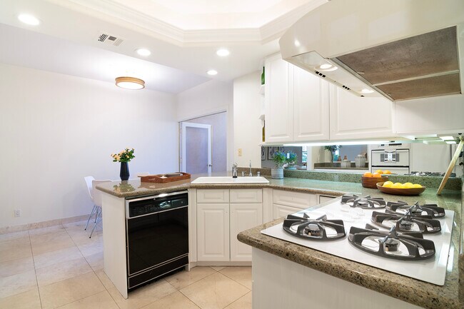 Building Photo - 14290 Dickens St