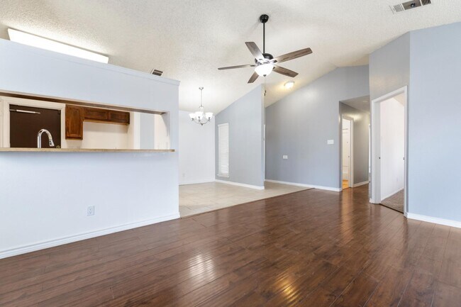 Building Photo - 5718 Champions Hill Dr