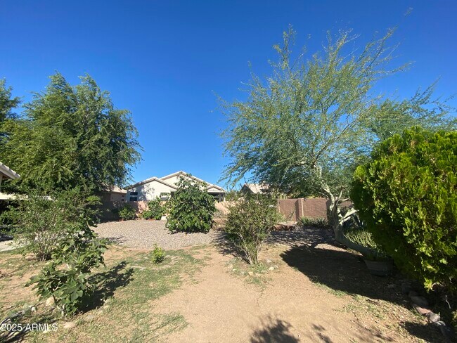 Building Photo - 18231 N Coyote Lakes Pkwy