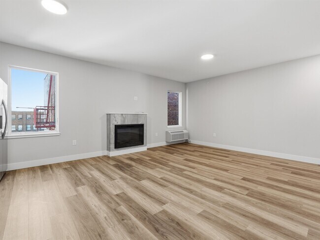 Building Photo - 304 61st St