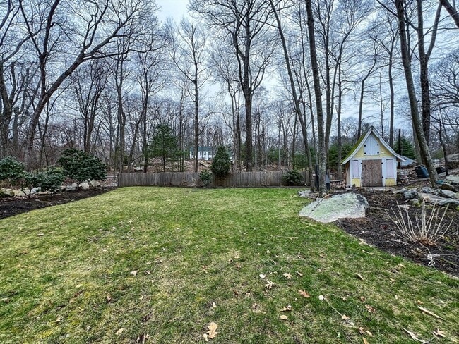 Building Photo - 56 Rockridge Rd