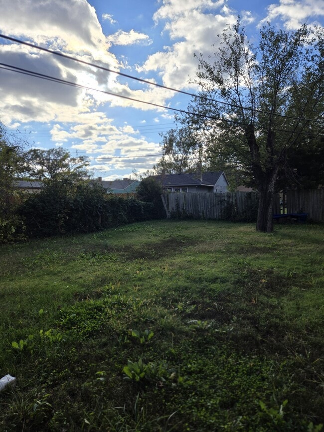 Building Photo - 1219 N Harding Ave