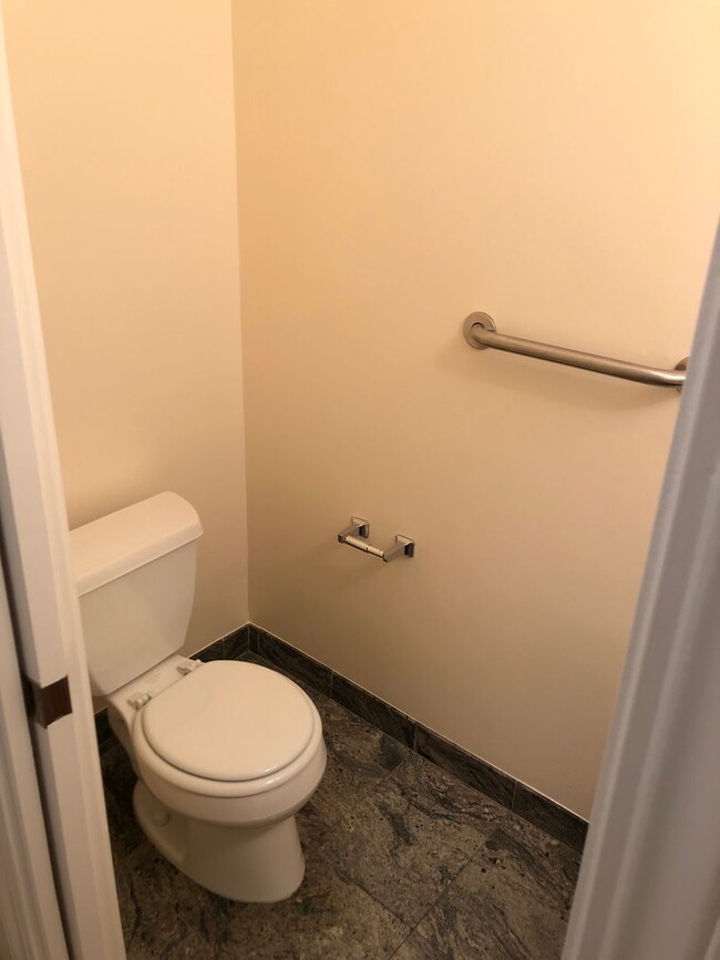 Building Photo - COMING SOON! Huge bi-level 3 bedroom 2.5 b...
