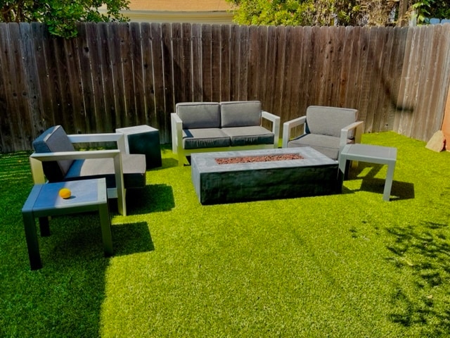 shared backyard - 1115 S La Peer Dr