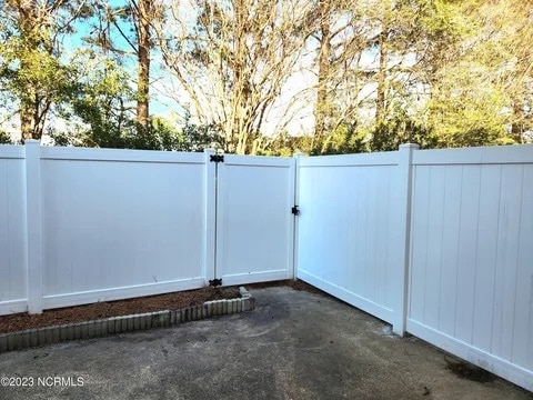 Building Photo - 3800 Sterling Pointe Dr