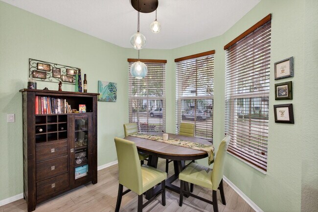 Building Photo - 4345 Parkside Dr