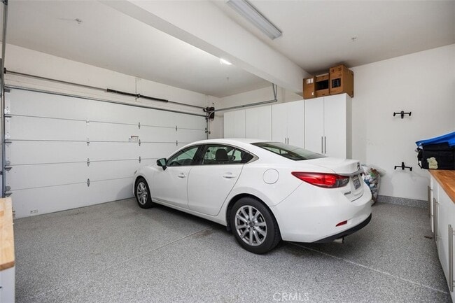 Building Photo - 227 Follyhatch