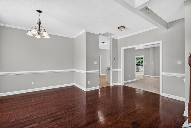 Building Photo - 217 Stagecoach Dr