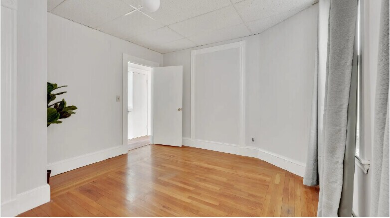 Building Photo - 823 Dorchester Ave