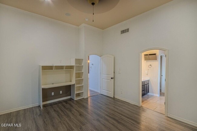 Building Photo - 2058 Bluff Creek St