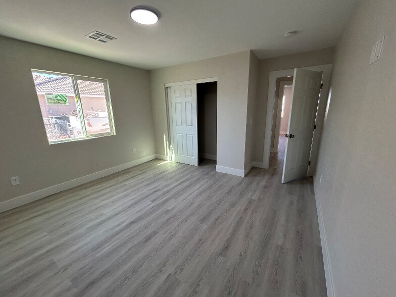 Building Photo - 1541 Laguna St