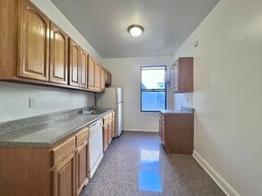 Building Photo - 1803 Riverside Dr