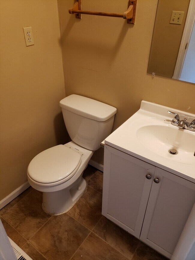 Building Photo - Nice 4 Bed 1.5 Bath Home in KCMO-Available...