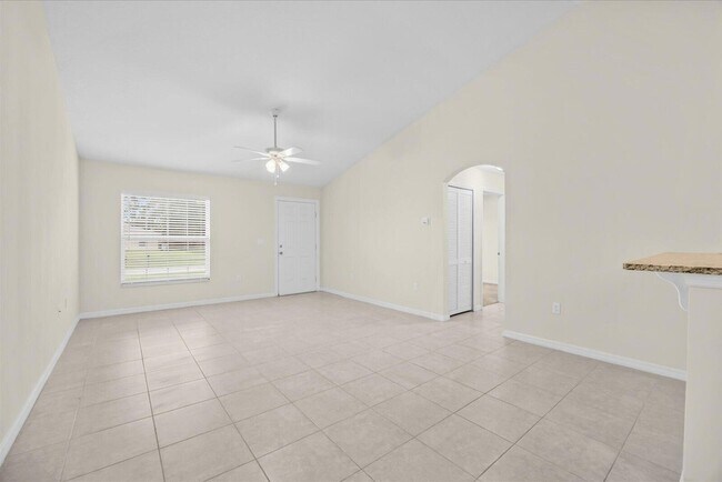 Building Photo - 8736 98th Ct