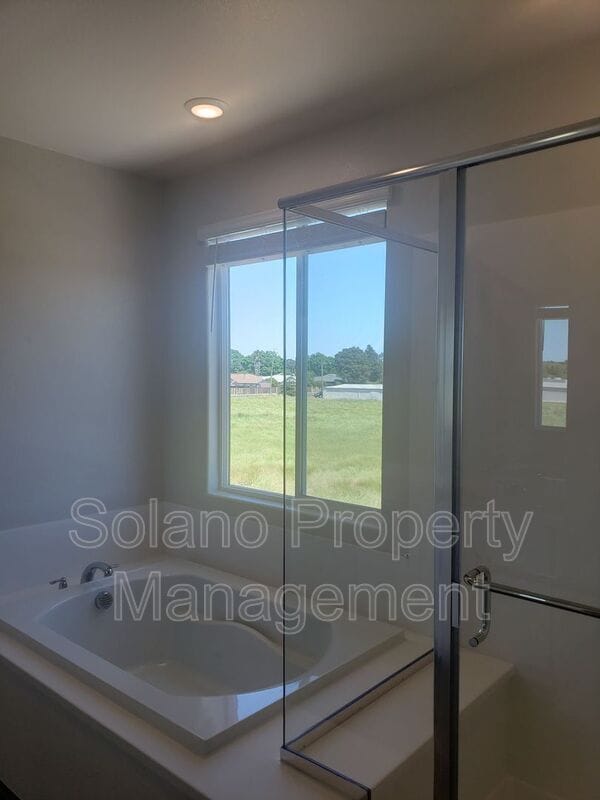 Building Photo - 2940 Sugar Pne St