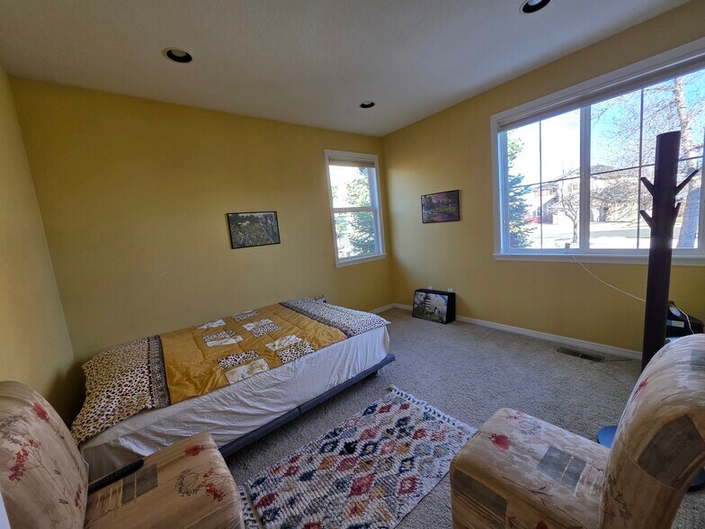 Building Photo - 9536 W Avalon Dr